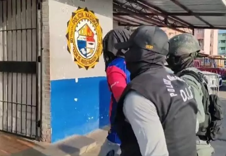 El sospechoso fue detenido en allanamiento hecho en un sector del corregimiento de Cativá. Foto: Diomedes Sánchez