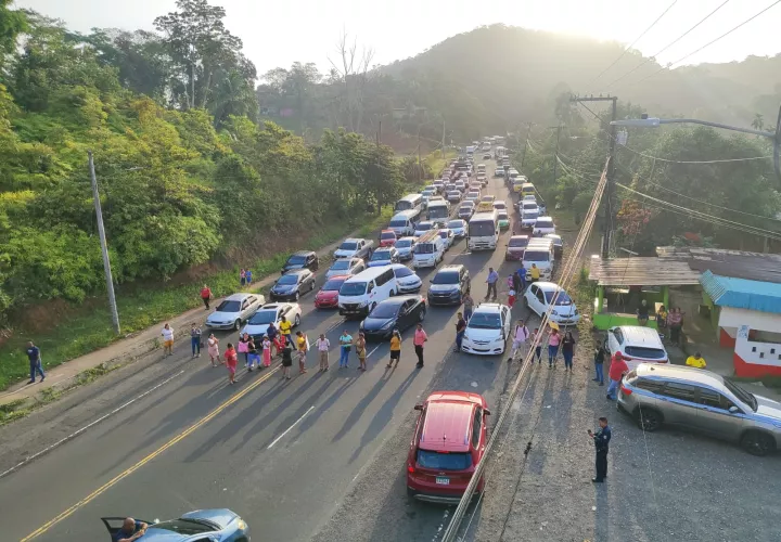 docentes-cierre-protesta_2_0.jpg