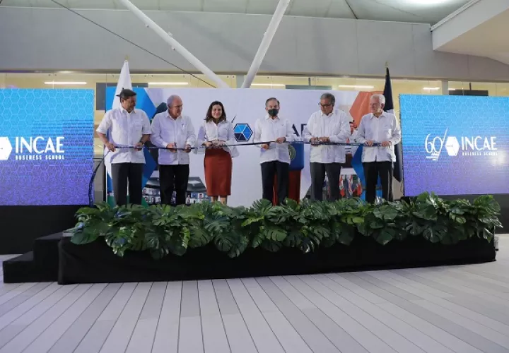 La inauguración contó con  líderes del mundo empresarial y académico. Foto: Cortesía