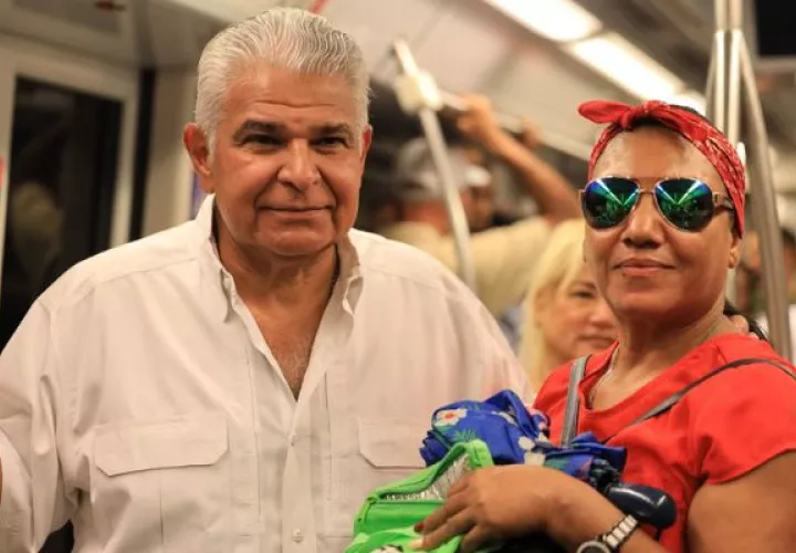 El candidato presidencial José Raúl Mulino en el Metro de Panamá. Foto: Cortesía
