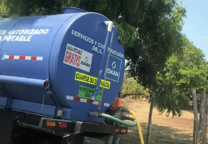Los residentes señalaron que es una problemática que tiene más de 25 años, y que no pareciera tener una solución a corto plazo. Foto. Thays Domínguez
