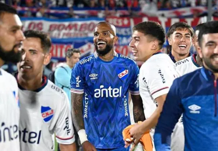 El portero panameño Luis "Manota" Mejía jugó los 90 minutos el partido con Nacional de Uruguay. Foto: Twitter 
