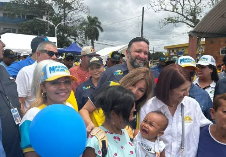 Marta de Martinelli y Maricel de Mulino participan de gira médica en La Chorrera. Foto: Cortesía