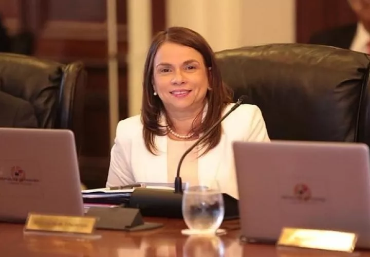 Maruja Gorday de Villalobos dijo que pronto el Ifarhu dará fecha de pago. Foto: Cortesía