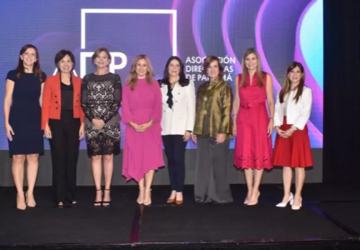 El 43% de las empresas e instituciones que se rigen por la Ley 56 de 2017 cumplieron con tener un 30% o más de mujeres en puestos de juntas directivas. Foto: Cortesía