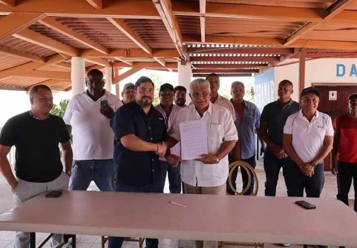La reunión entre el candidato de Realizando Metas (RM) y los gremios de pescadores se efectuó en Veracruz. Foto: Cortesía RM