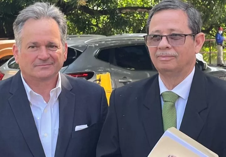 El abogado  Juan Ramón Sevillano presentó la demanda en representación de Juan Carlos Navarro. Foto: Cortesía