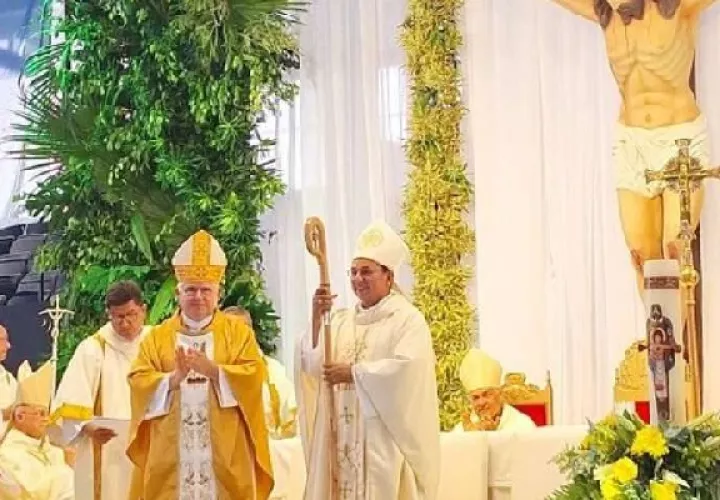 Monseñor Rafael Valdivieso, presidente de la Conferencia Episcopal Panameña, dio la bienvenida a Monseñor. Luis Enrique Saldaña Guerra como el nuevo Obispo de la Diócesis de David, 