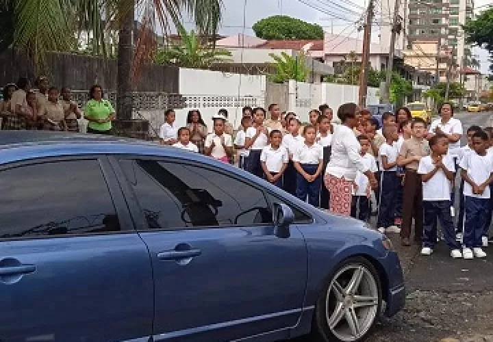 Los manifestantes sostienen que se pone en peligro la seguridad de la comunidad educativa. Foto: Diomedes Sánchez