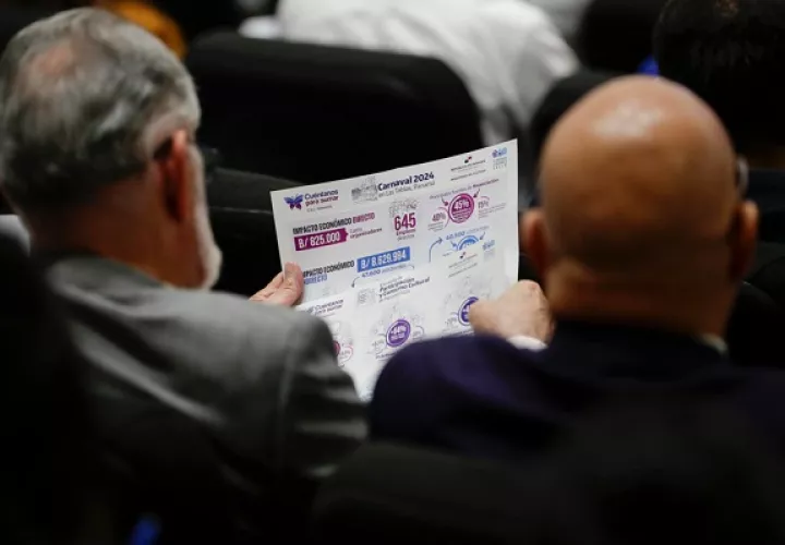  Personas participan durante la presentación de la "Cuenta Satélite Cultural" este viernes, en Ciudad de Panamá (Panamá).  Foto: EFE