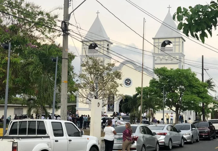  las exequias del muchacho se efectuaron este martes   en la comunidad de Altos de Capira. Foto: Eric A. Montenegro 