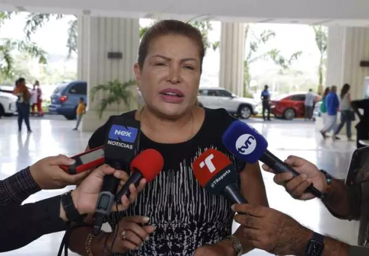 Alma Cortés pidió al Tribunal Electoral tomar cartas en el asunto. Foto: Víctor Arosemena 