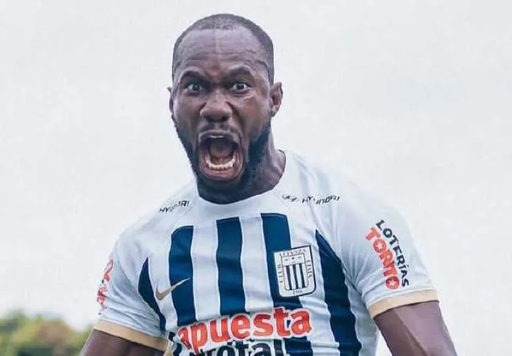El delantero panameño Cecilio Waterman,  del Alianza Lima. Foto: Twitter