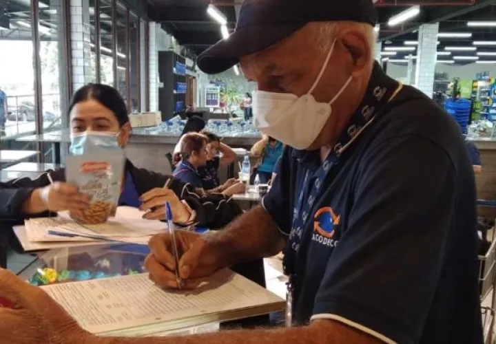  La Ley 113 de 18 de noviembre de 2019 establece el uso obligatorio de letreros con las indicaciones del producto. Foto: Cortesía Ilustrativa