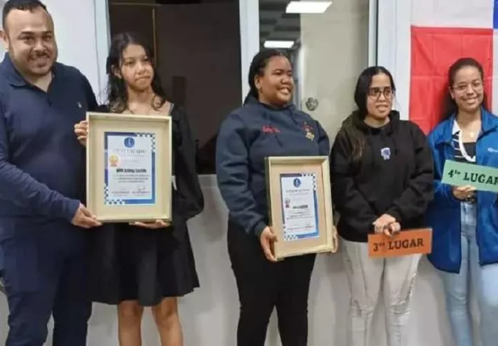 Ashley Castillo, ganó el título en ajedrez. Foto: Cortesía