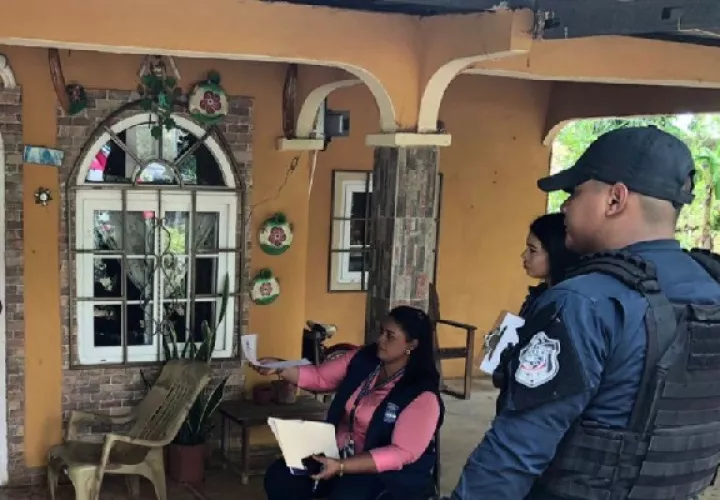 Según se informó, en ambos casos se presentaron denuncias anónimas relacionadas con la presunta retención de cédulas, por parte de terceras personas. Foto. Thays Domínguez