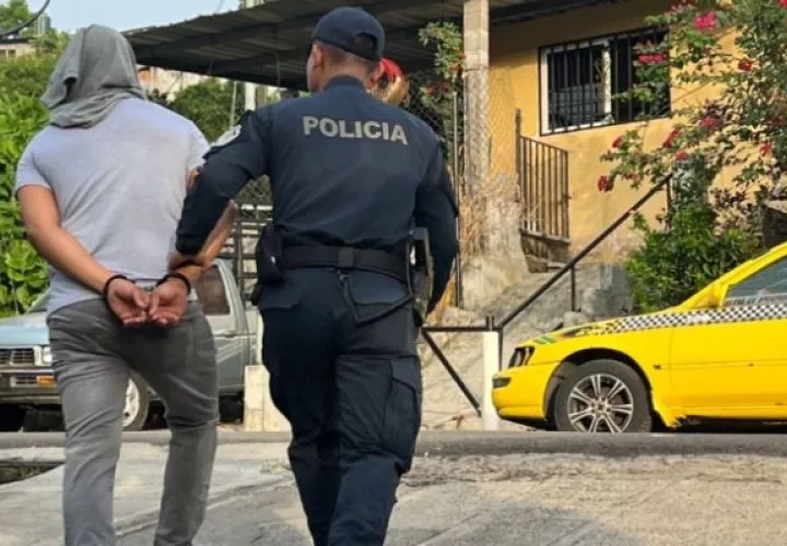 Persona detenida en la operación “Password 3”. Foto: Cortesía