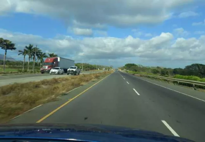 La rehabilitación de la Panamericana Oeste, entre La Chorrera y Santiago ya superó la precalificación y está lista para su licitación. Archivo