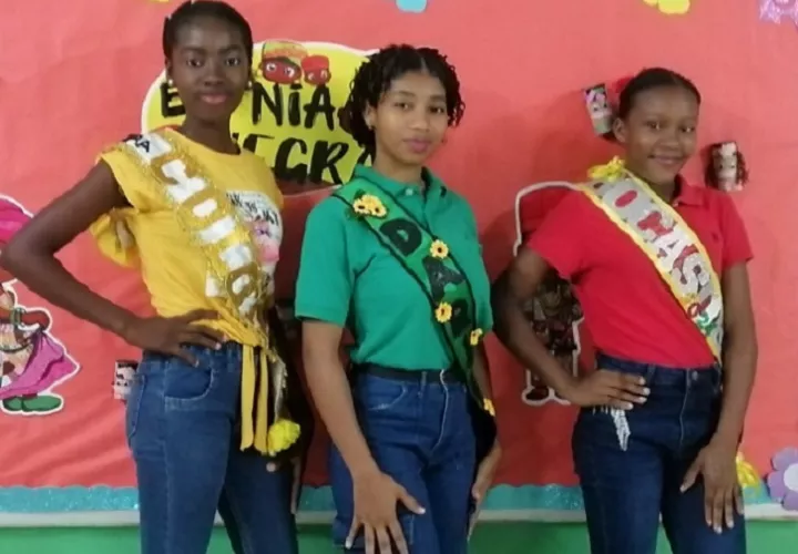Johana Serracín de Colón, color amarillo; Crismary López de Darién, color verde; y María Macre, Bocas del Toro, color rojo. Foto: Cortesía. 