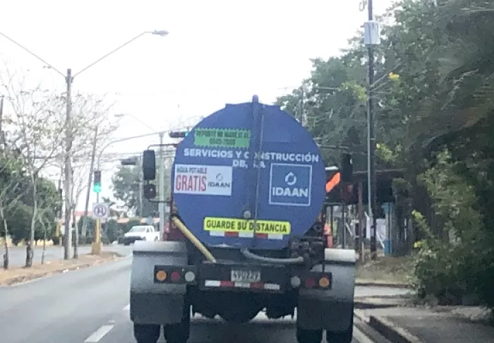 En centros de atención médica y otros puntos sensitivos, serán abastecidos con carros cisternas. Foto. Thays Domínguez