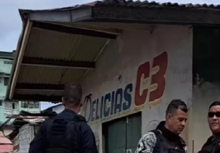 El incidente ocurrió en un caserón ubicado en la avenida Justo Arosemena de la ciudad de Colón. Foto. Diomedes Sánchez