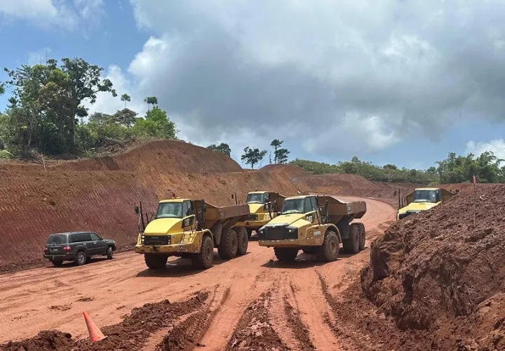 La vía conectará a más de 55,000 residentes en los distritos de Colón y Portobelo. Foto: Diomedes Sánchez 