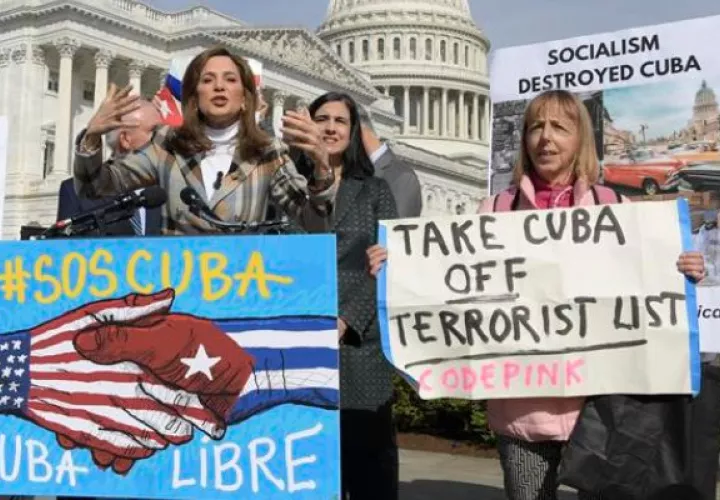 Manifestaciones a favor y en contra de Cuba. Foto: EFE