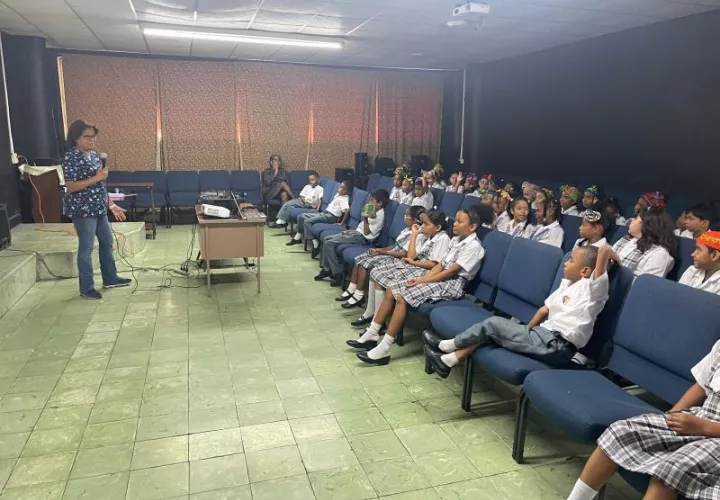 estudiantes-tabaco-escuela.jpg