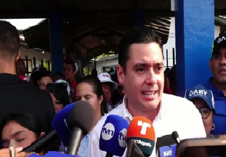 José Gabriel Carrizo votó en el Colegio Ángel María Herrera en la mesa 679.
