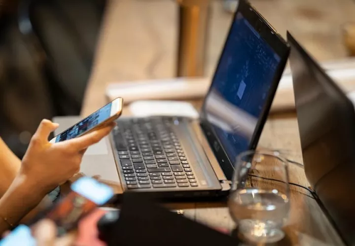 La integración de información proveniente de redes sociales  permite  obtener evaluaciones  más completas. Foto: Pexels