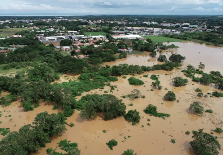 Tomas aéreas del evento de inundación de noviembre de 2022 en La Villa. Foto: Cortesía/UTP
