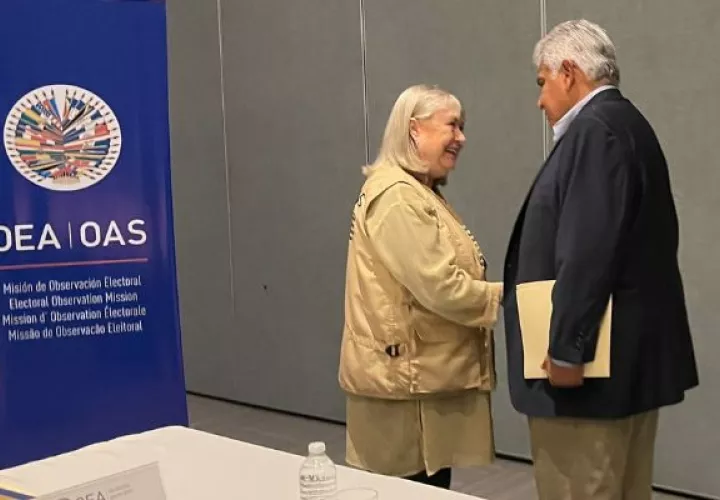 El candidato presidencial José Raúl Mulino sostiene en estos momentos una reunión con la misión de observadores de la OEA. Foto: Luis Ávila