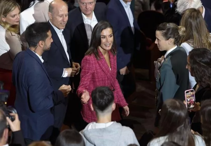 La reina Letizia tras el concierto EmociónArte. Foto: EFE