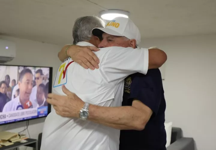 José Raúl Mulino y Ricardo Martinelli, la mañana de este domingo. Foto: Cortesía