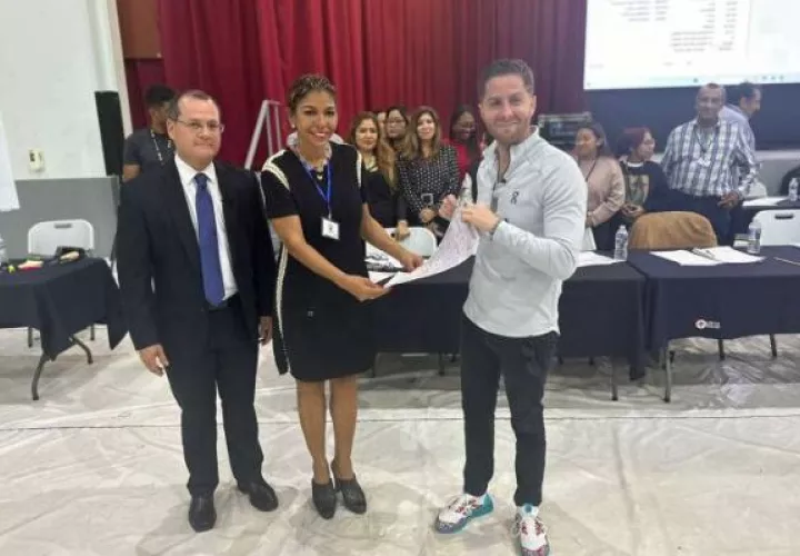 Proclamación de Mayer Mizrachi. 