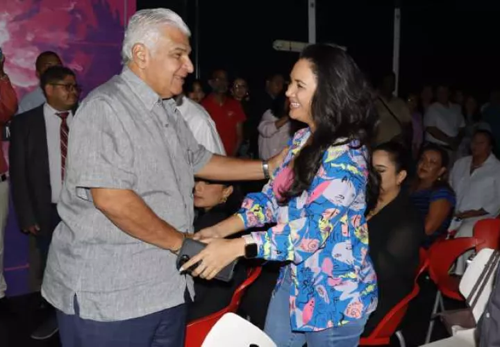 El presidente electo realizó una visita de cortesía a las instalaciones de Nex TV, Epasa y KW Continente.