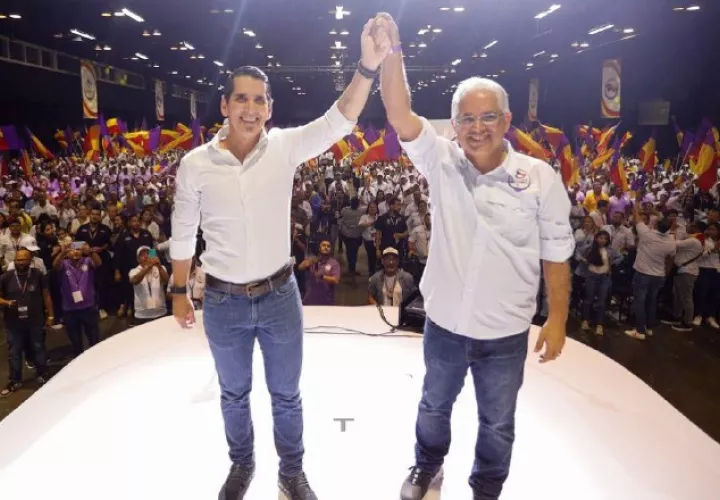 Rómulo Roux, presidente el Partido Cambio Democrático junto a José Isabel Blandón, presidente del Panameñismo. Archivo. 