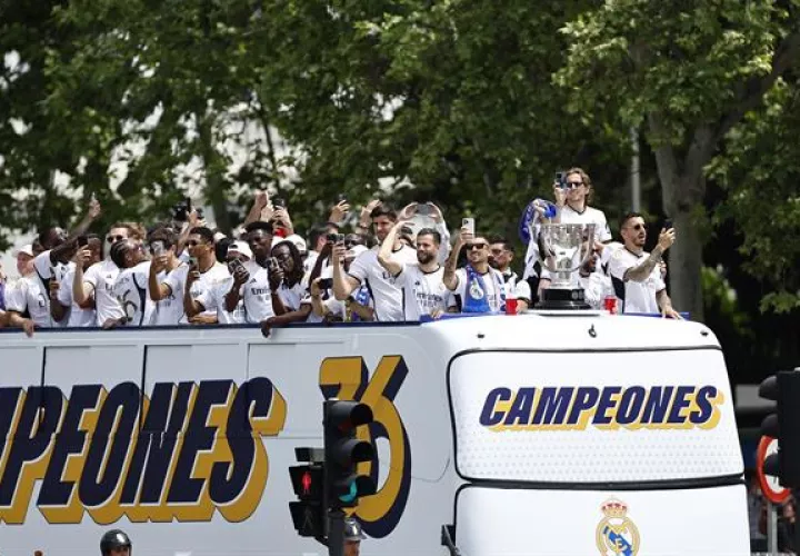 Real Madrid festeja su título 36 de LaLiga. Foto: EFE