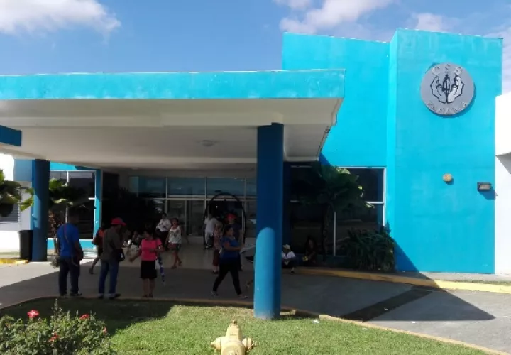El doctor Bernardo Dutary de 65 años de edad, laboraba en el hospital Ezequiel Abadía en Soná . Foto. Melquiades Vásquez