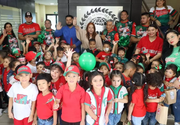 Los niños realizaron un recorrido por las instalaciones de la universidad. Foto: Cortesía.