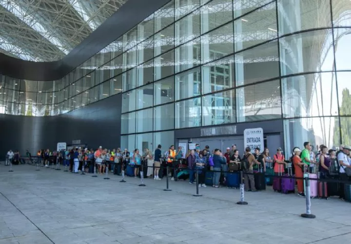 El 26 de marzo, en las postrimerías de la temporada que inició en octubre, fue inaugurada la terminal de cruceros de Amador.  Cortesía