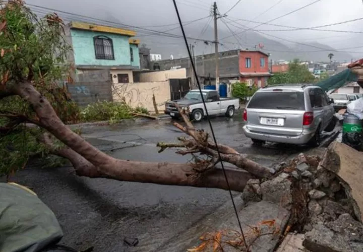 Afectaciones en Santa Catarina, debido a las precipitaciones del paso de la tormenta 'Alberto'. Foto: EFE