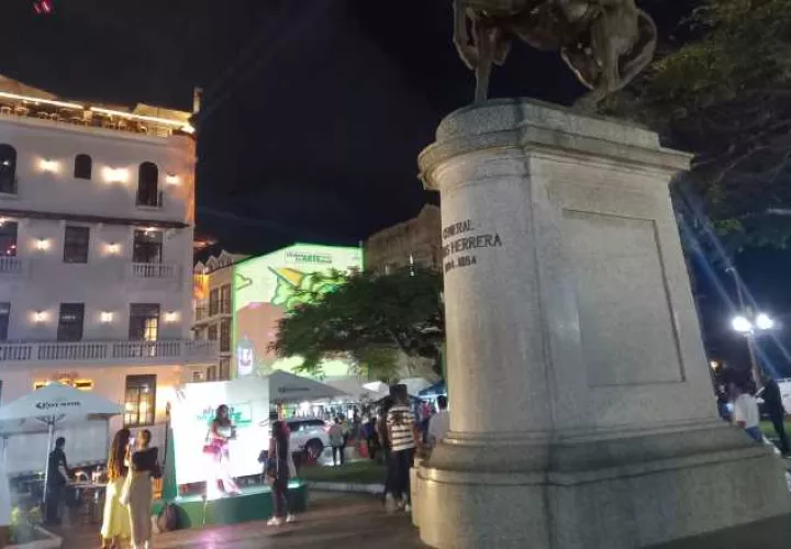 Plaza Herrera, en el Casco Antiguo, sitio que cuenta con una movida vida nocturna y que está próxima a la Avenida A, en San Felipe. Archivo