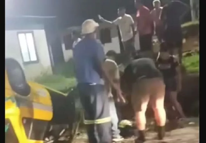El uniformado fue identificado como Anthony Martínez, quien fue trasladado al cuarto de urgencias de un hospital privado 