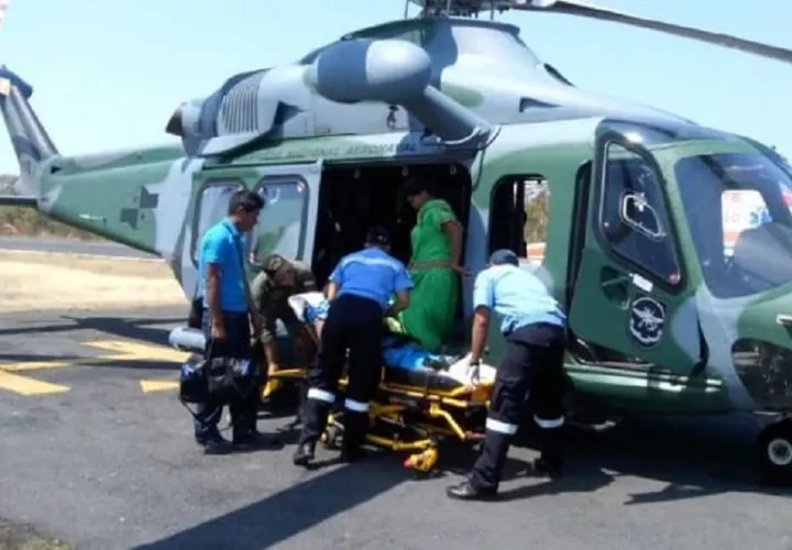 El Senan evacuó a dos menores de edad y una adulta mayor, hacia un centro hospitalario en la ciudad capital para ser atendidos, por el mismo cuadro. Foto. Cortesía