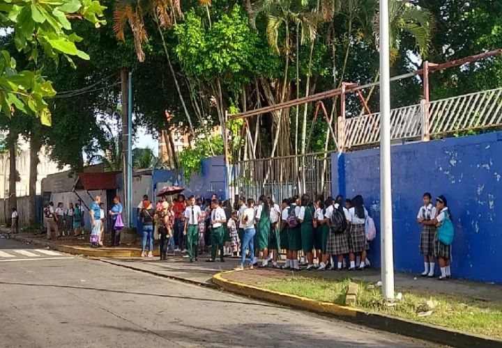 El paro es de 48 horas prorrogable a partir de la fecha y, después vencido el plazo, se tomarán nuevas acciones” sostienen los estudiantes del Rufo Garay.. Foto. Diomedes Sánchez
