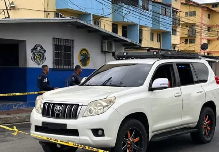 Se llevan a cabo una serie de operativos policiales en diferentes multifamiliares en la comunidad de La Feria, con la intención de dar con los pistoleros. Foto. Diomedes Sánchez