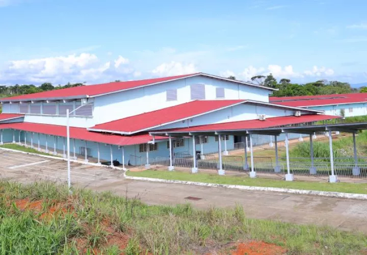 Unos 637 estudiantes del Centro Educativo Sahila Olonibiginya de la isla Gardí Sugdup serán reubicados en los próximos días en tierra firme. Cortesía