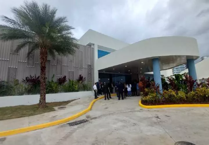 Con este hospital se completa la Ciudad de la Salud, que fue abierta por partes y, finalmente inaugurada en enero de este año a un costo superior a los $1,000 millones. francisco paz