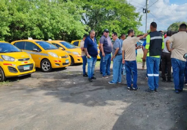Las cuatro concesionarias de taxi que operan en La Chorrera suman más de tres mil vehículos. Foto. Eric Montenegro